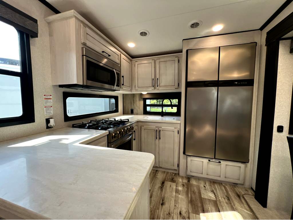 2021 KZ RV DURANGO 321RLT - Image 13
