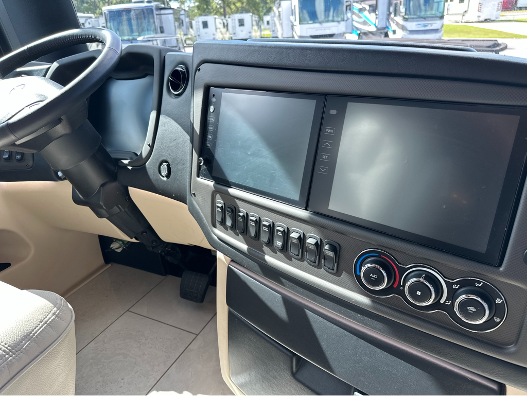2025 TIFFIN ALLEGRO BUS 40IP - Image 30
