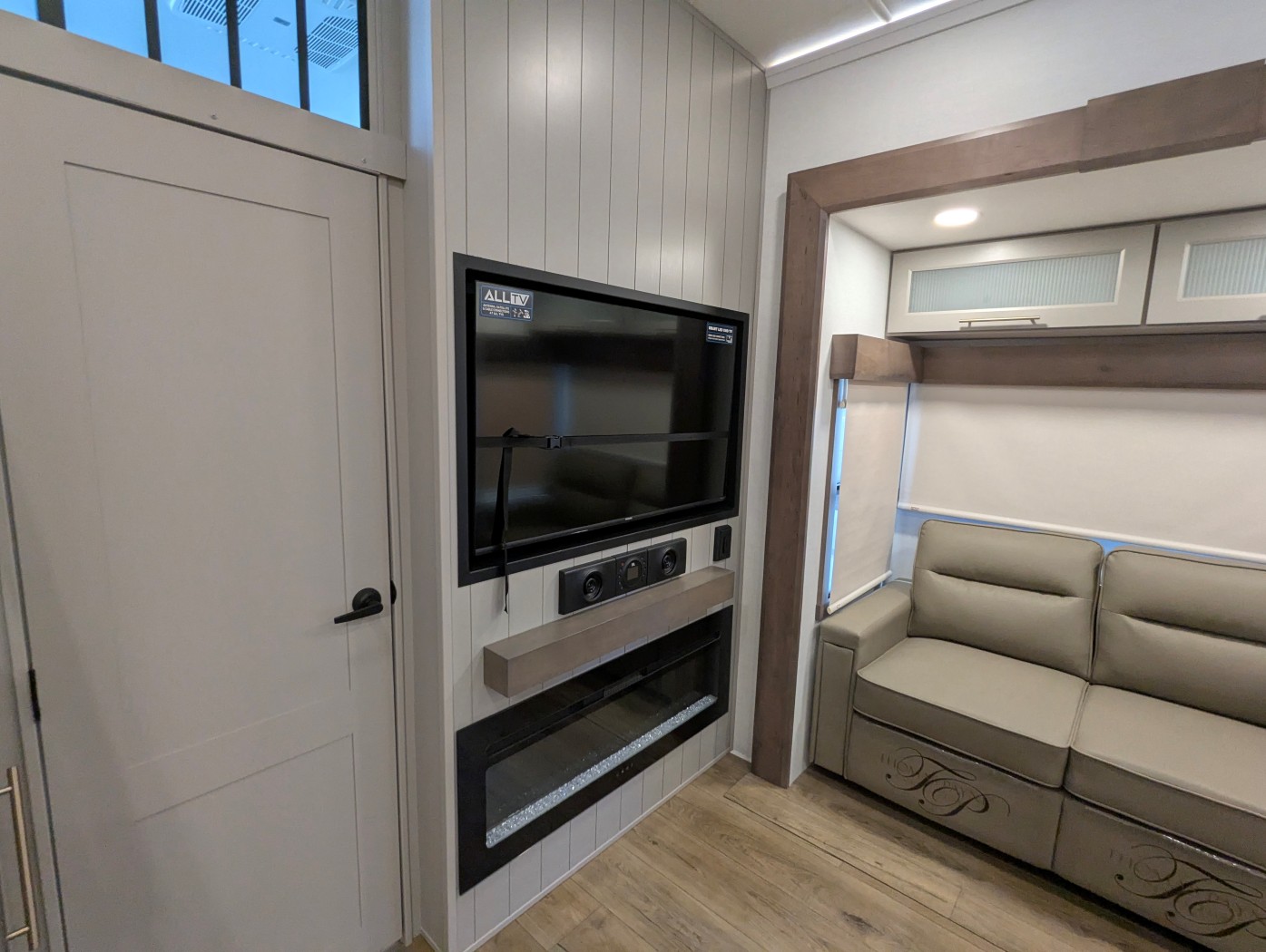 2026 Alliance RV Paradigm