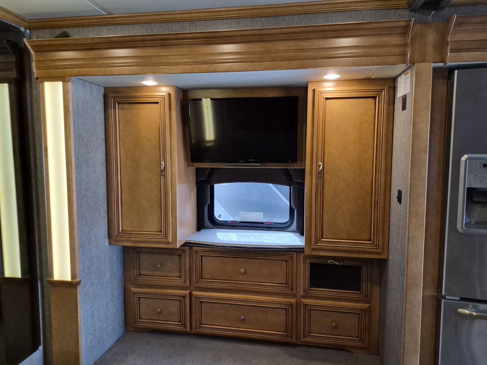 2015 Newmar Ventana 3636 - Image 18