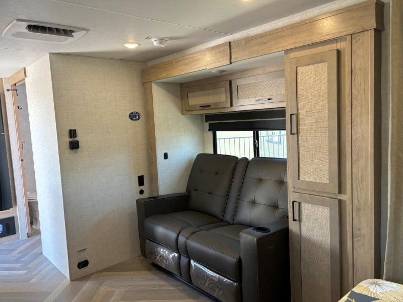 2026 Ember RV E-Series 21FBE - Image 18