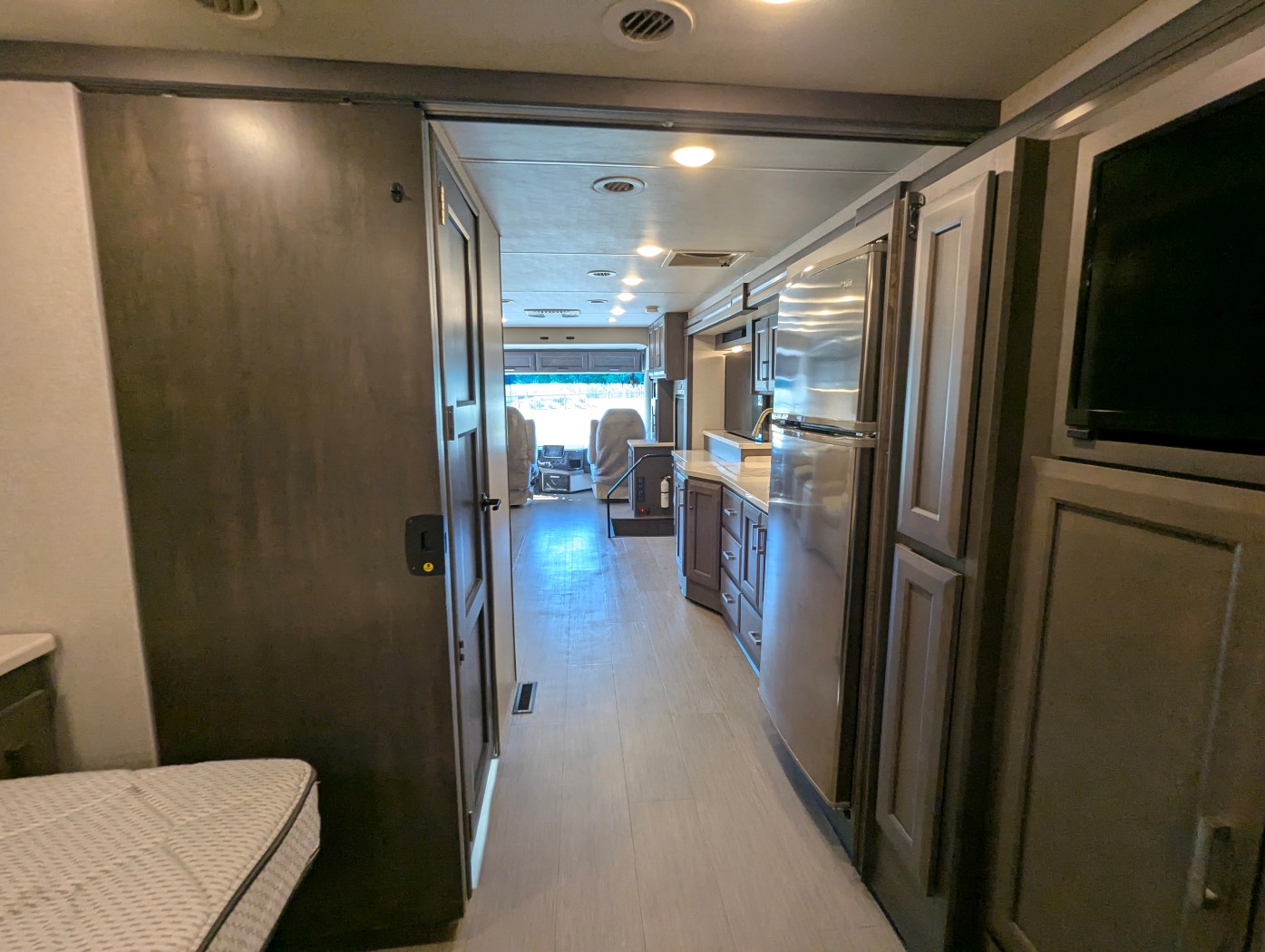 2023 Thor Motor Coach Palazzo 37.5 - Image 44