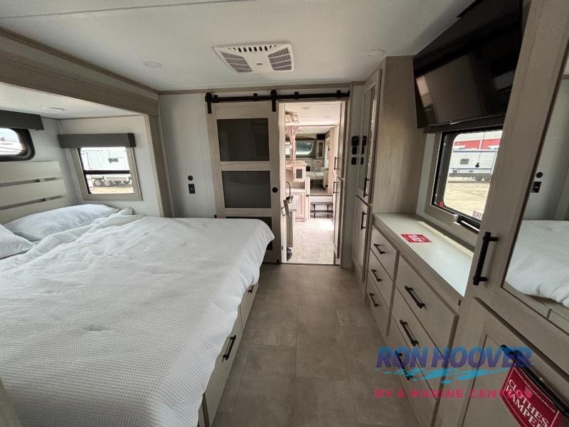 2025 GRAND DESIGN 380FL - Image 10