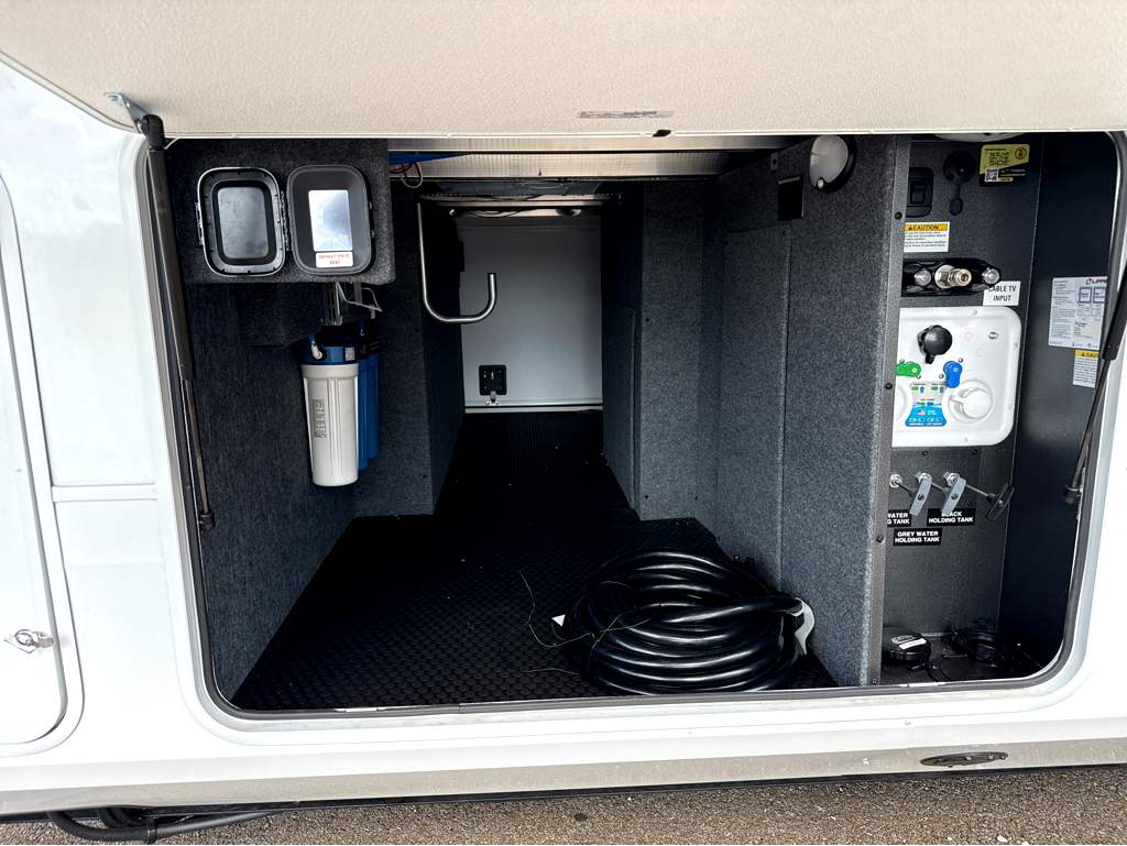 2027 JAYCO NORTH POINT 375TBDB - Image 33