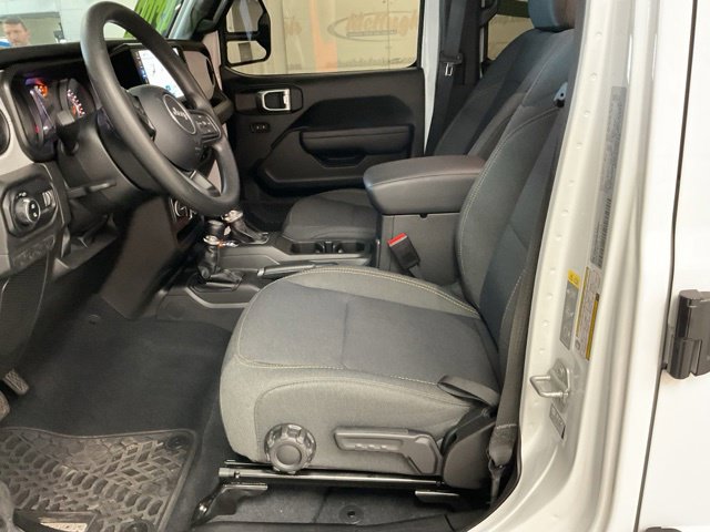 2025 Jeep Gladiator Sport S 4x4 - Image 14