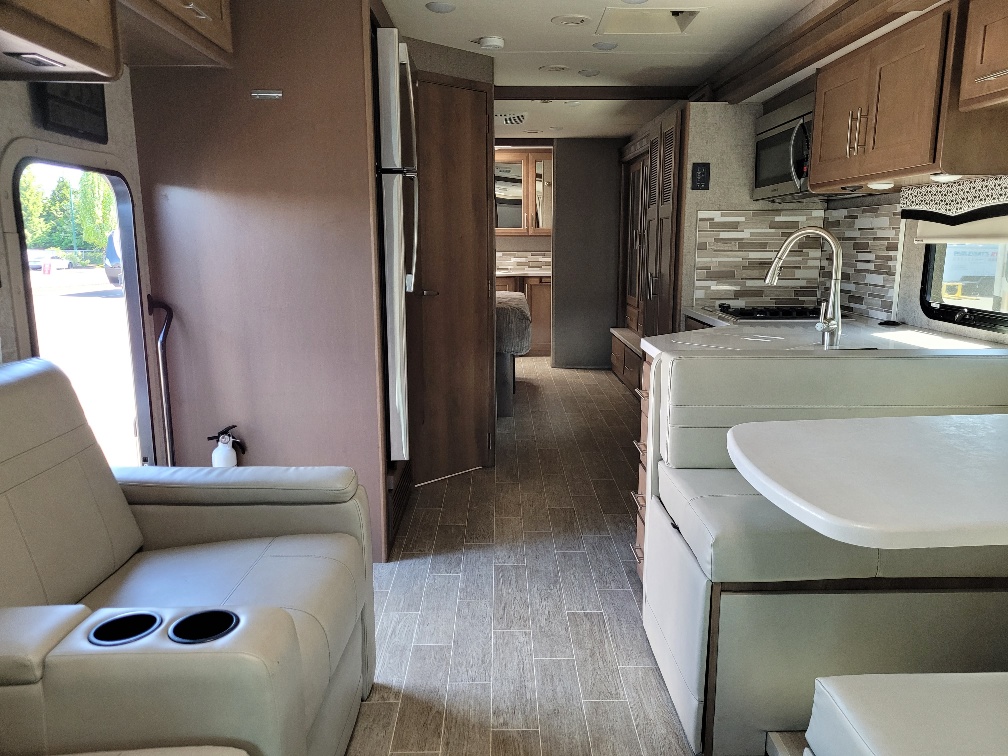 2022 Thor Motor Coach Omni BT36 - Image 7