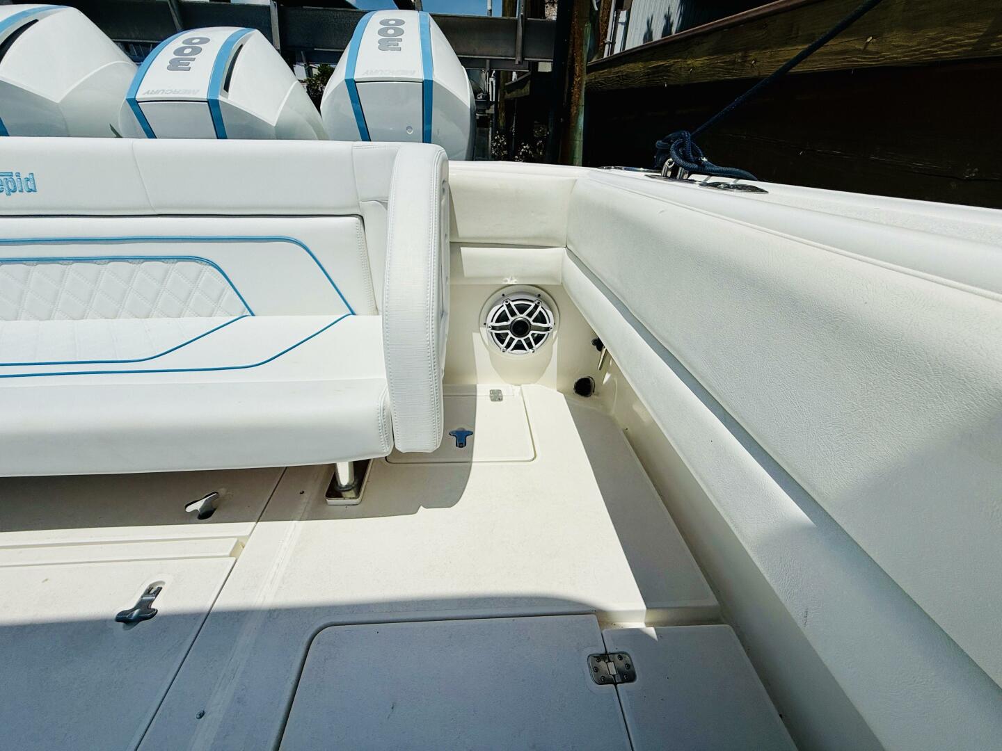 2003 Intrepid 377 - Image 30