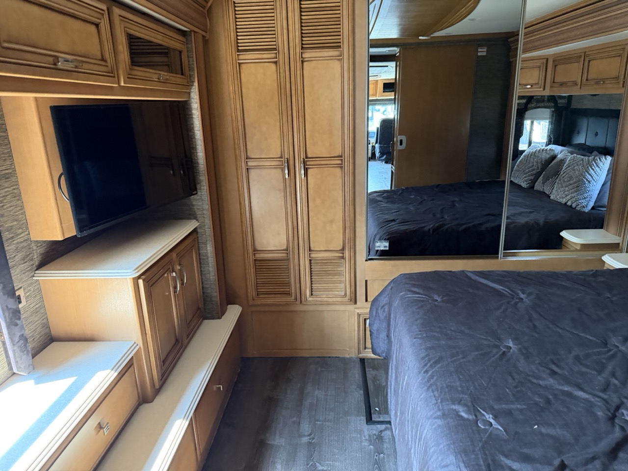 2016 Newmar Ventana LE 4044 - Image 18