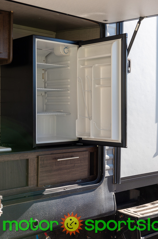 2018 CrossRoads Zinger ZR328SB - Image 14