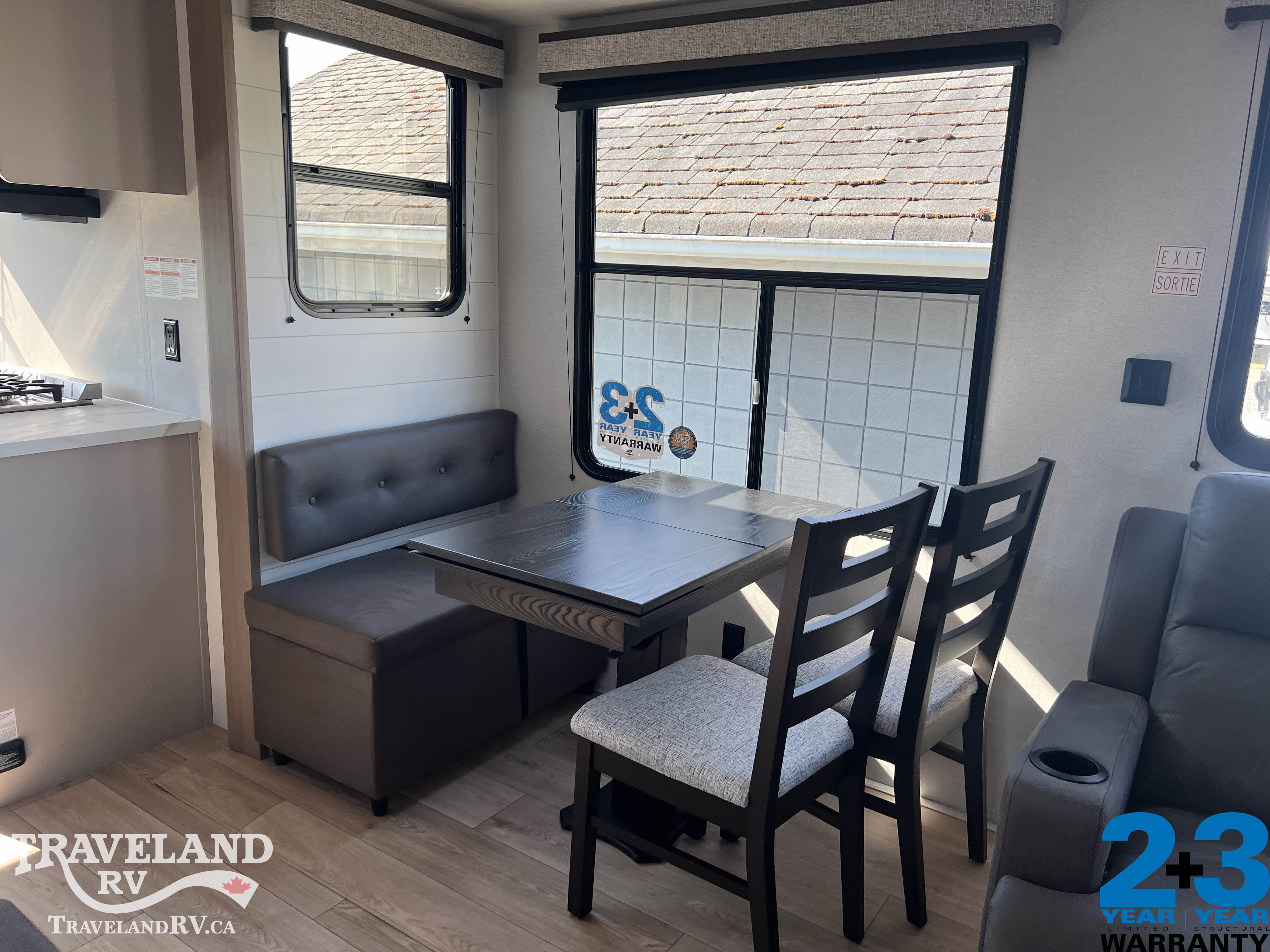 2027 Jayco Jay Flight Bungalow 404LOFT - Image 12