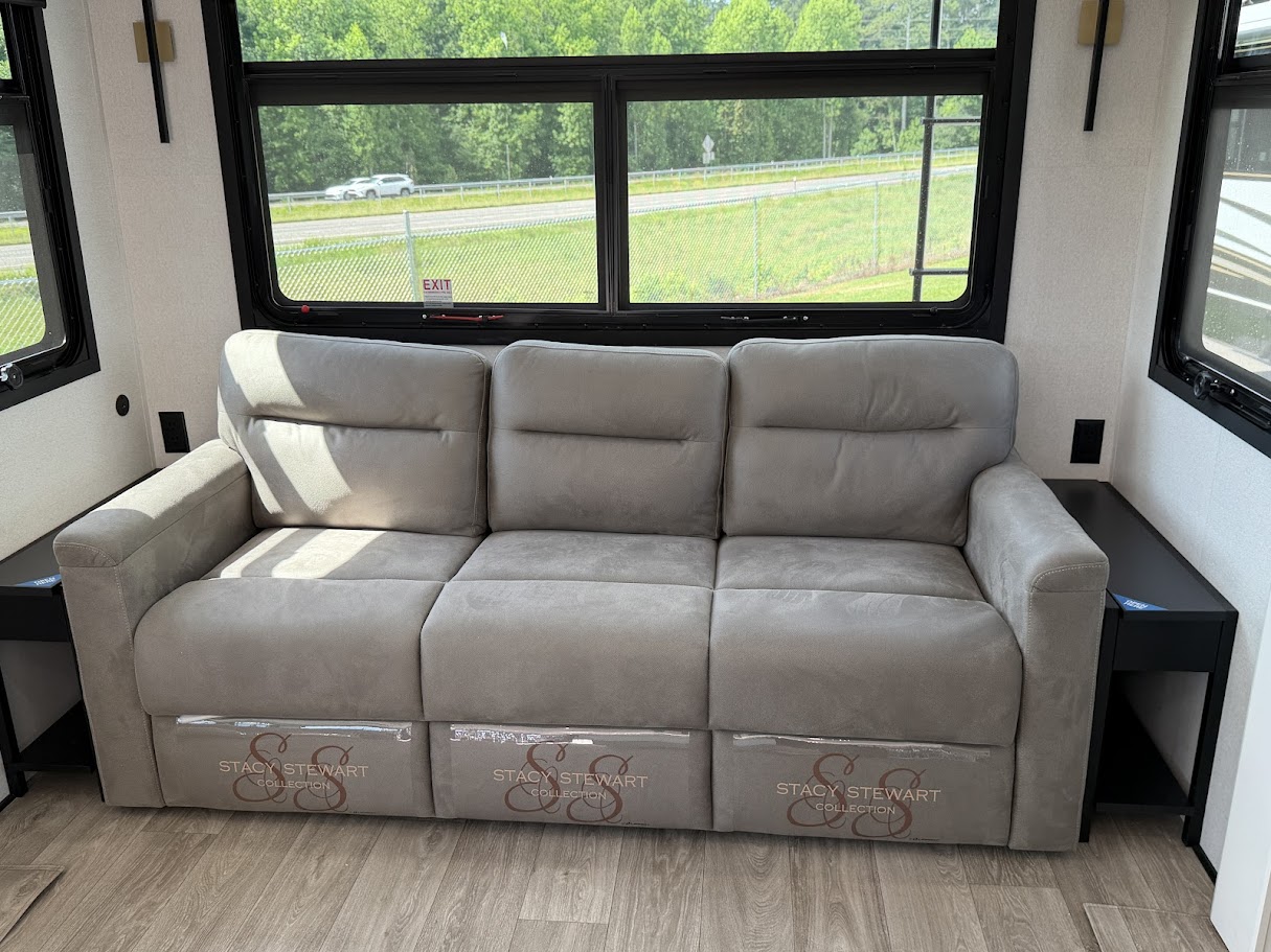 2027 JAYCO PINNACLE 32RLTS - Image 12