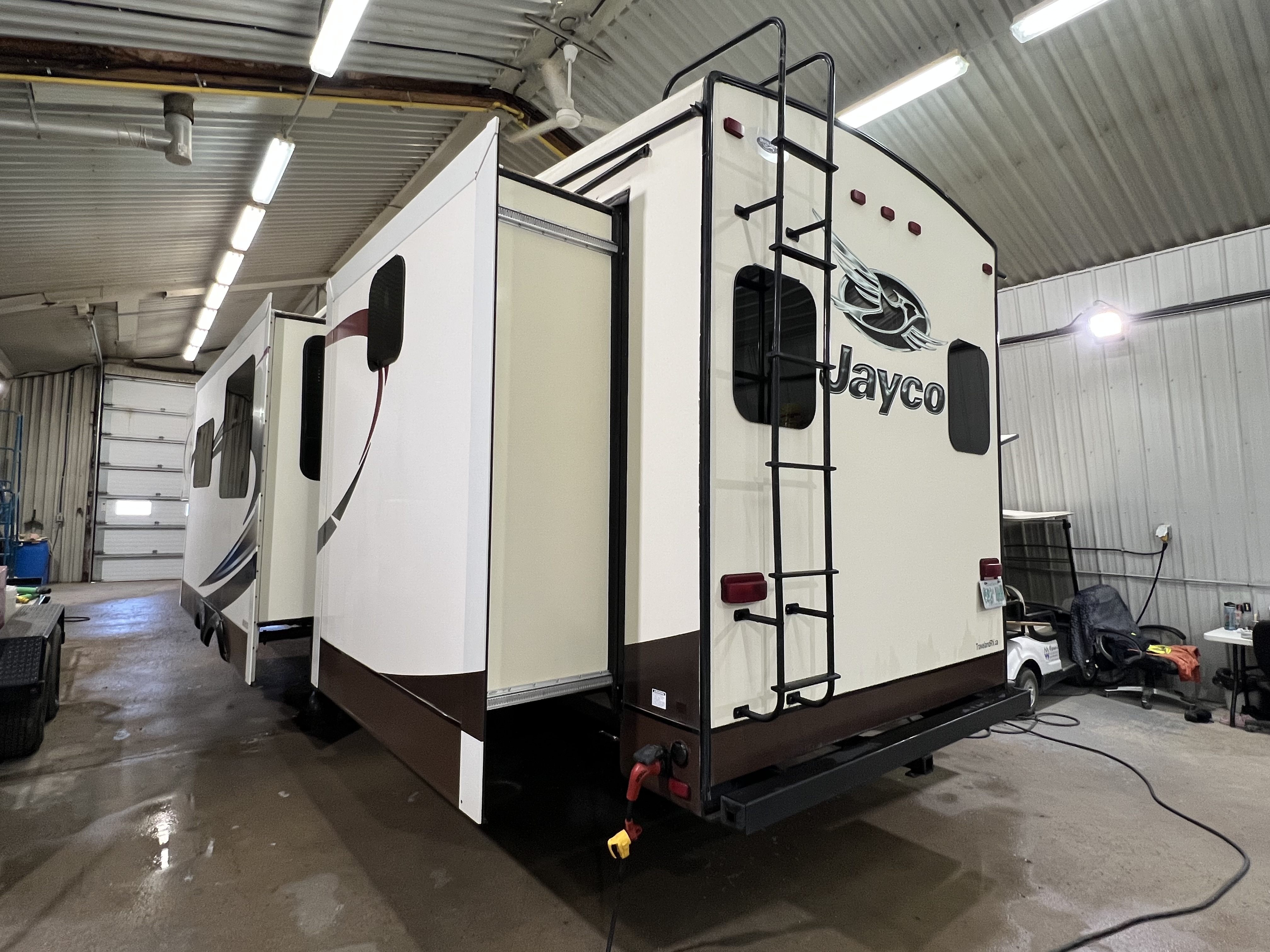 2015 Jayco Eagle Premier 375BHFS - Image 9