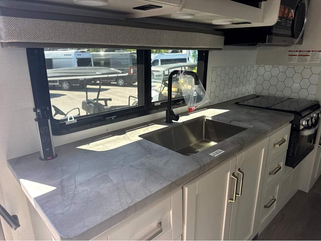 2027 JAYCO GREYHAWK 29MV - Image 13