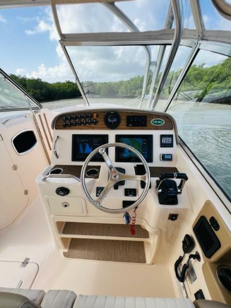 2014 Grady-White Freedom 335 - Image 39