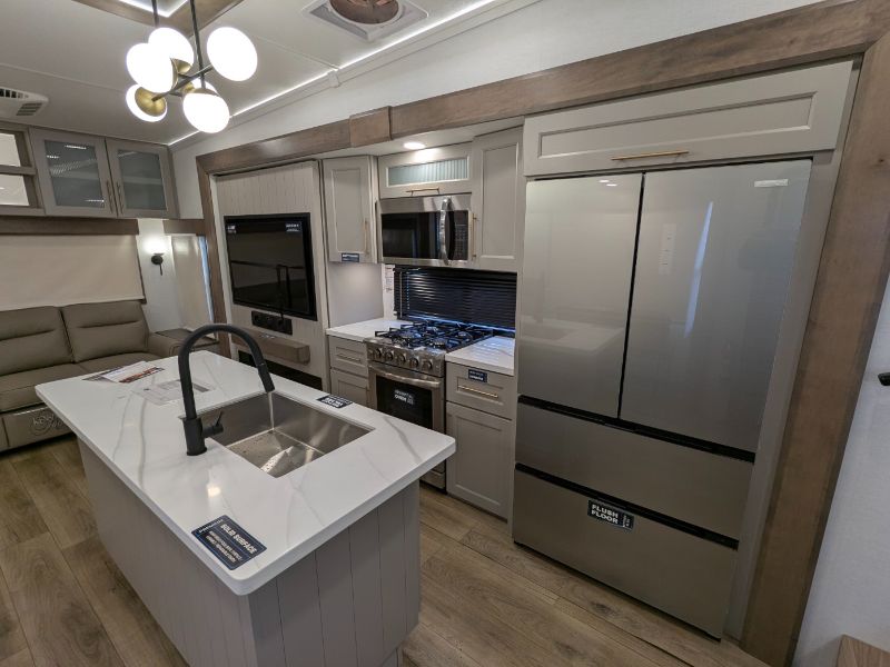 2025 Alliance RV Paradigm