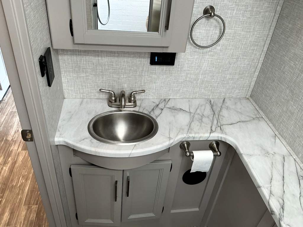 2023 THOR MOTOR COACH 34J - Image 22