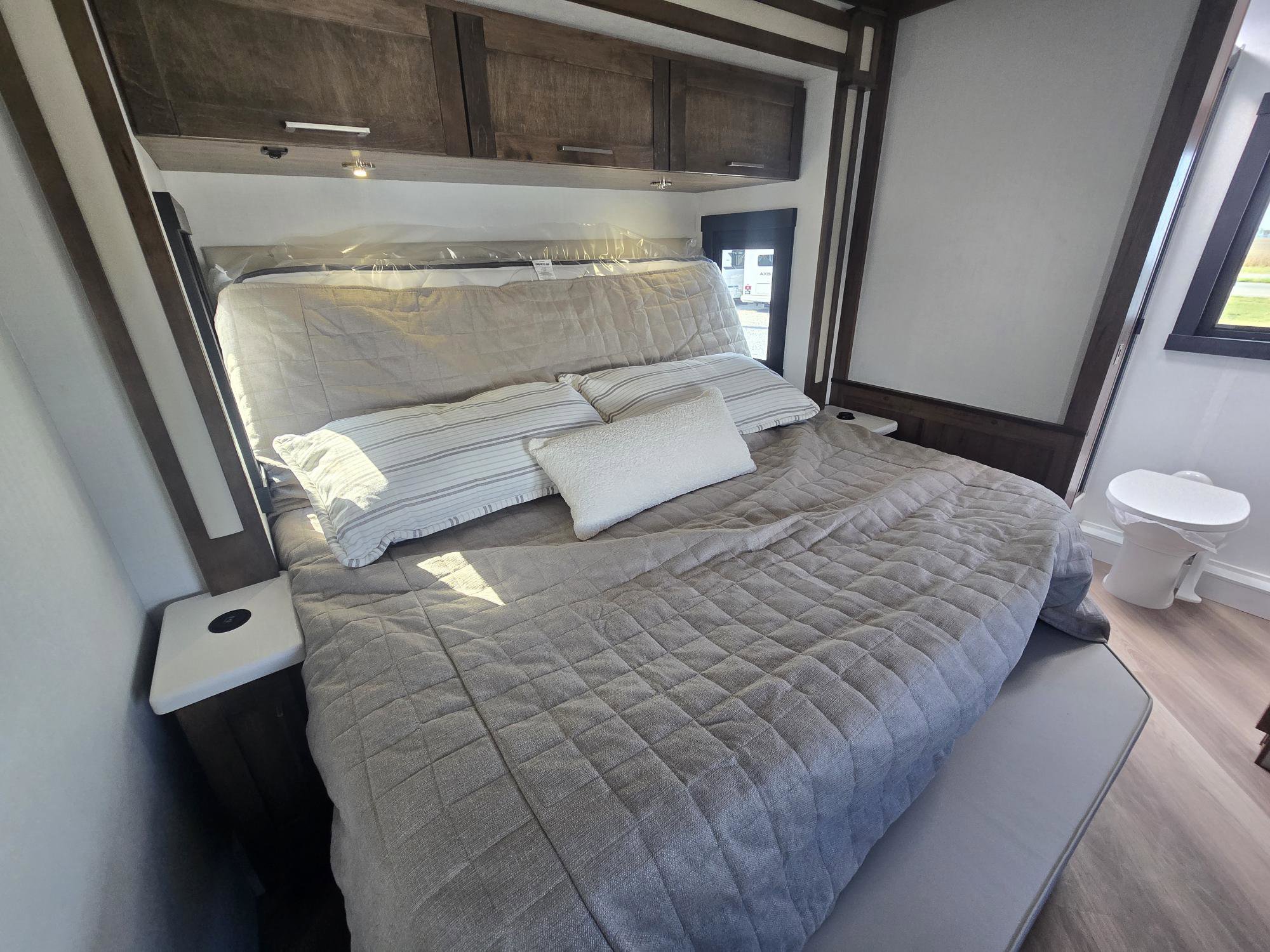 2026 JAYCO SENECA 37K - Image 33