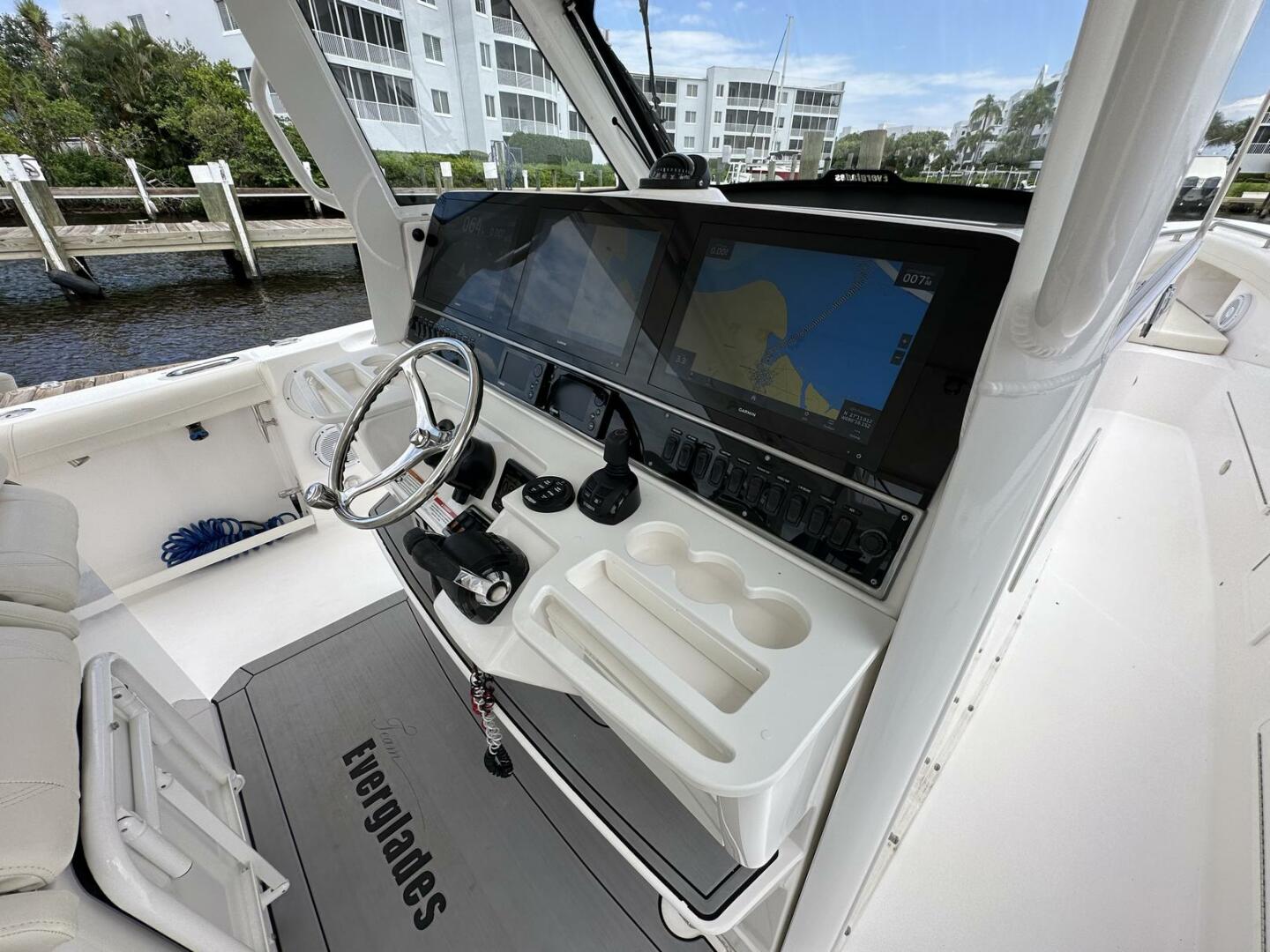 2017 Everglades - Image 10