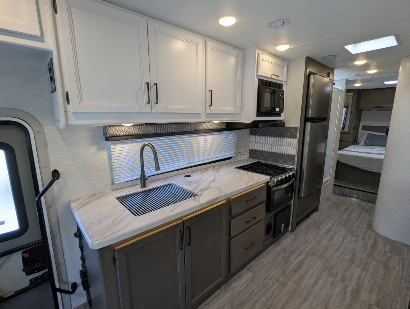 2025 Thor Motor Coach Four Winds