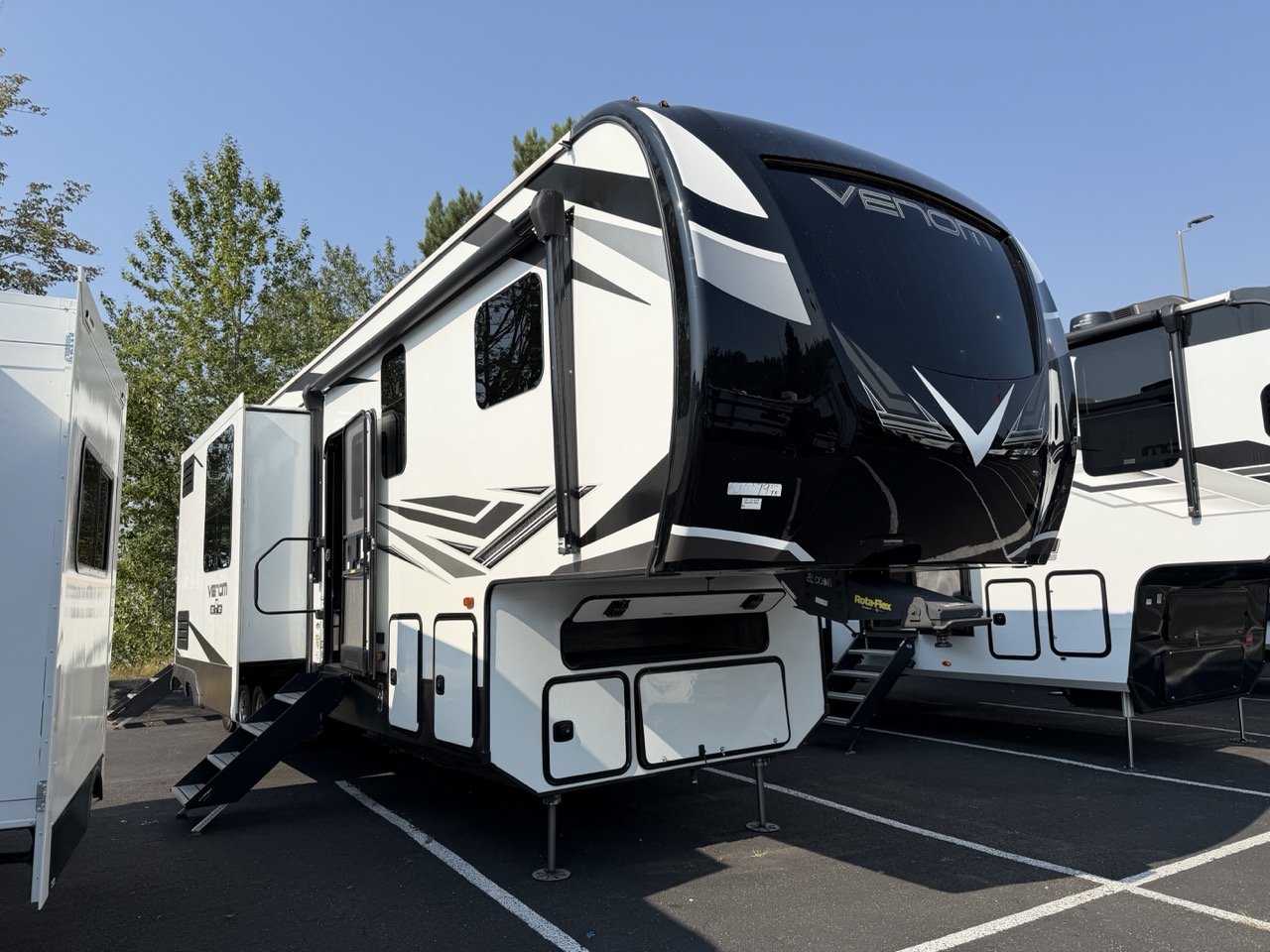 2022 KZ RV Venom V4113TK