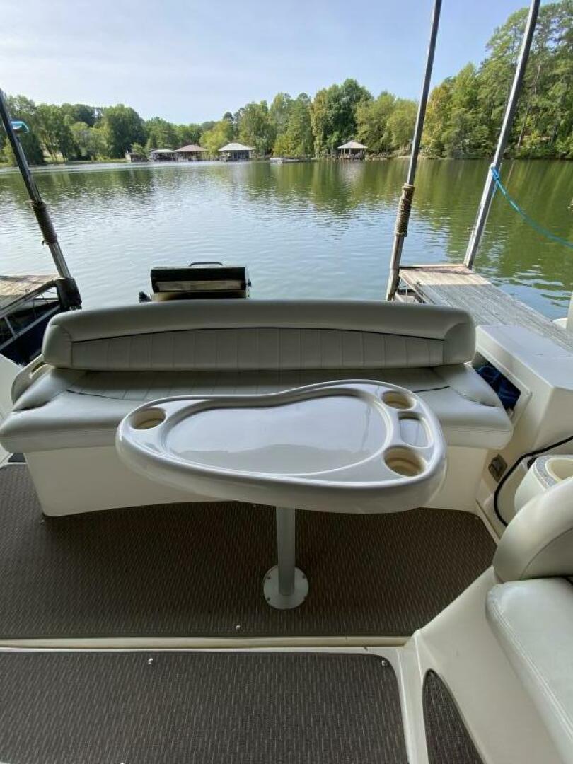2000 Rinker - Image 13