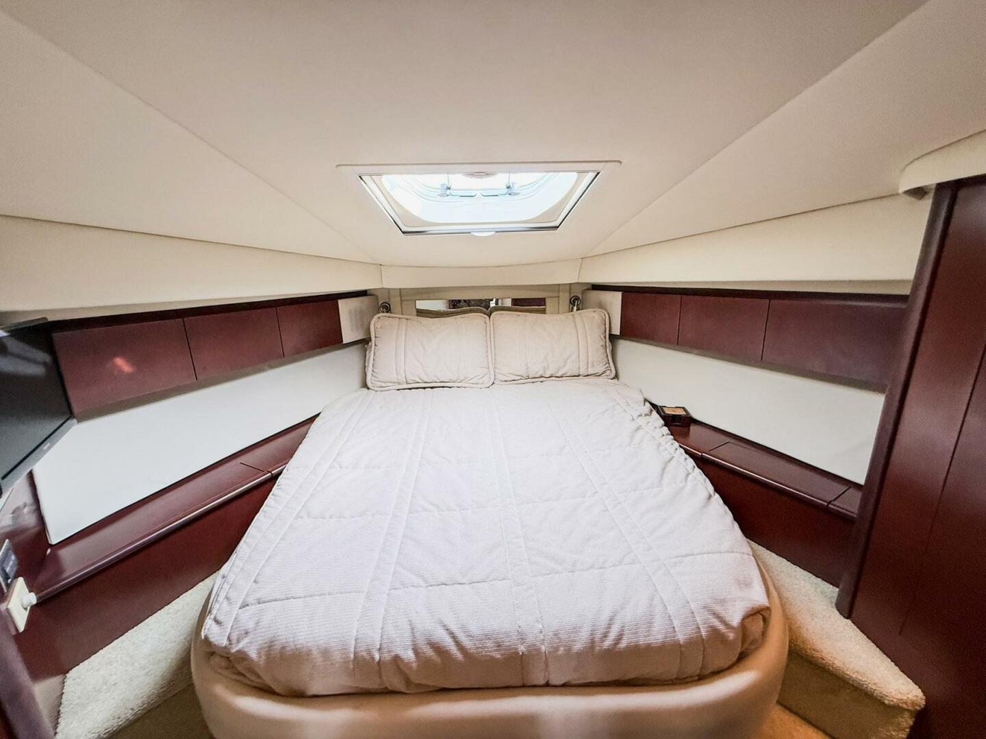 2008 Sea Ray 44 Sedan Bridge - Image 19