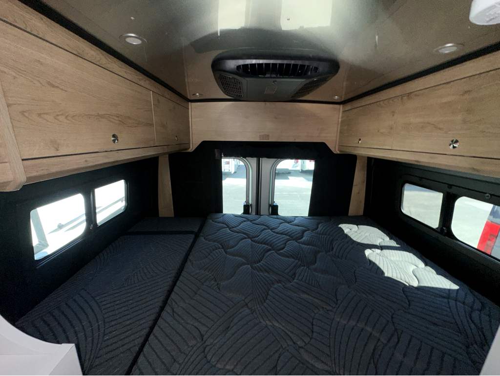 2026 AIRSTREAM RANGELINE - Image 17