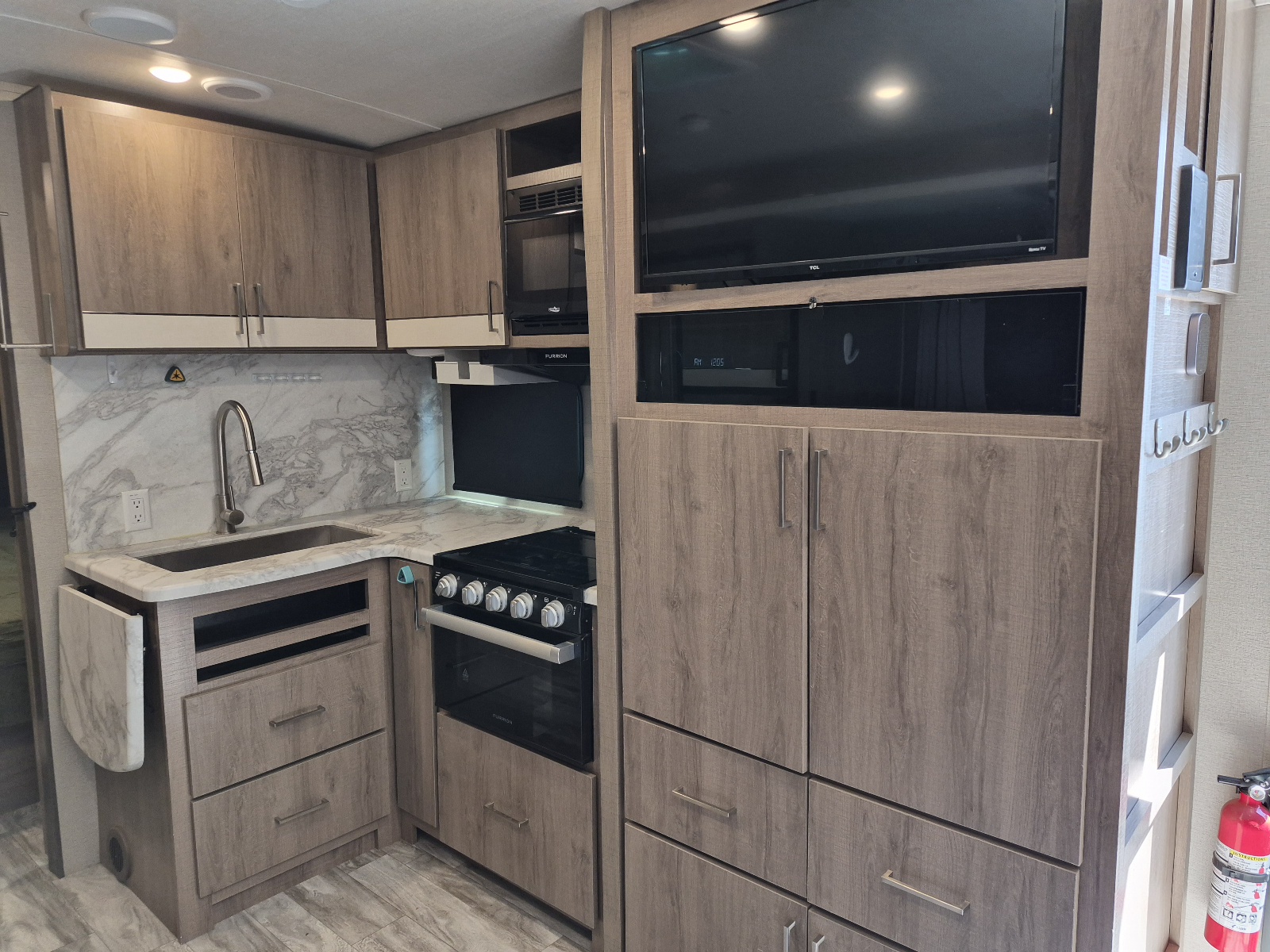 2022 Grand Design Imagine 2400BH - Image 6