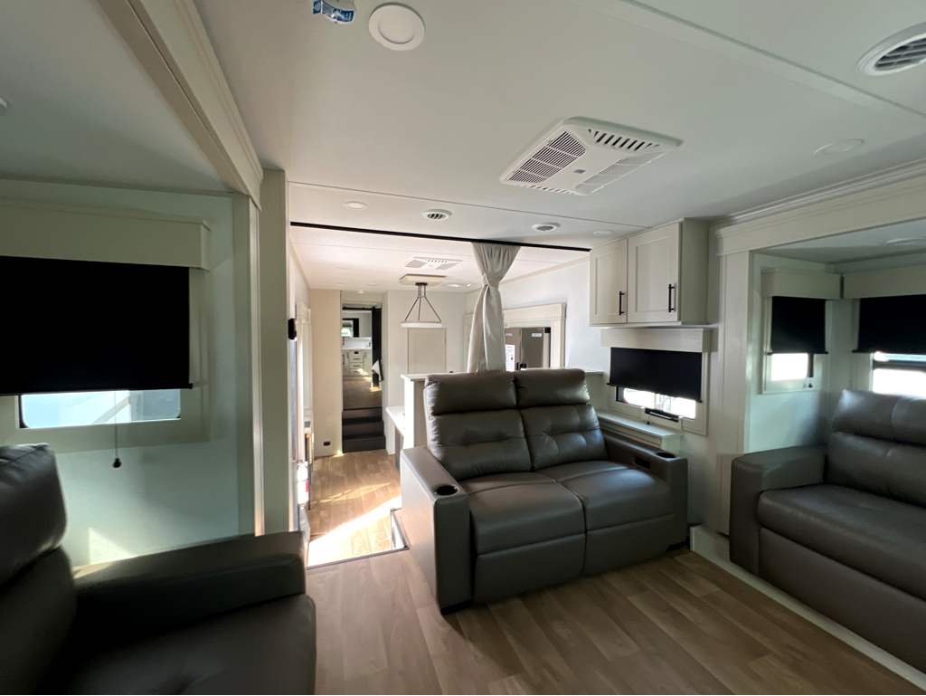 2026 GRAND DESIGN SOLITUDE 380FL - Image 6