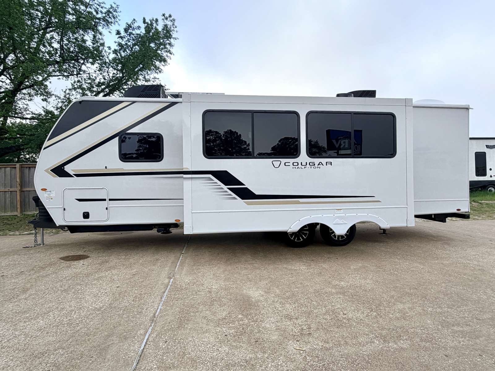 2026 Keystone Cougar Half-Ton 26LBW - Image 5