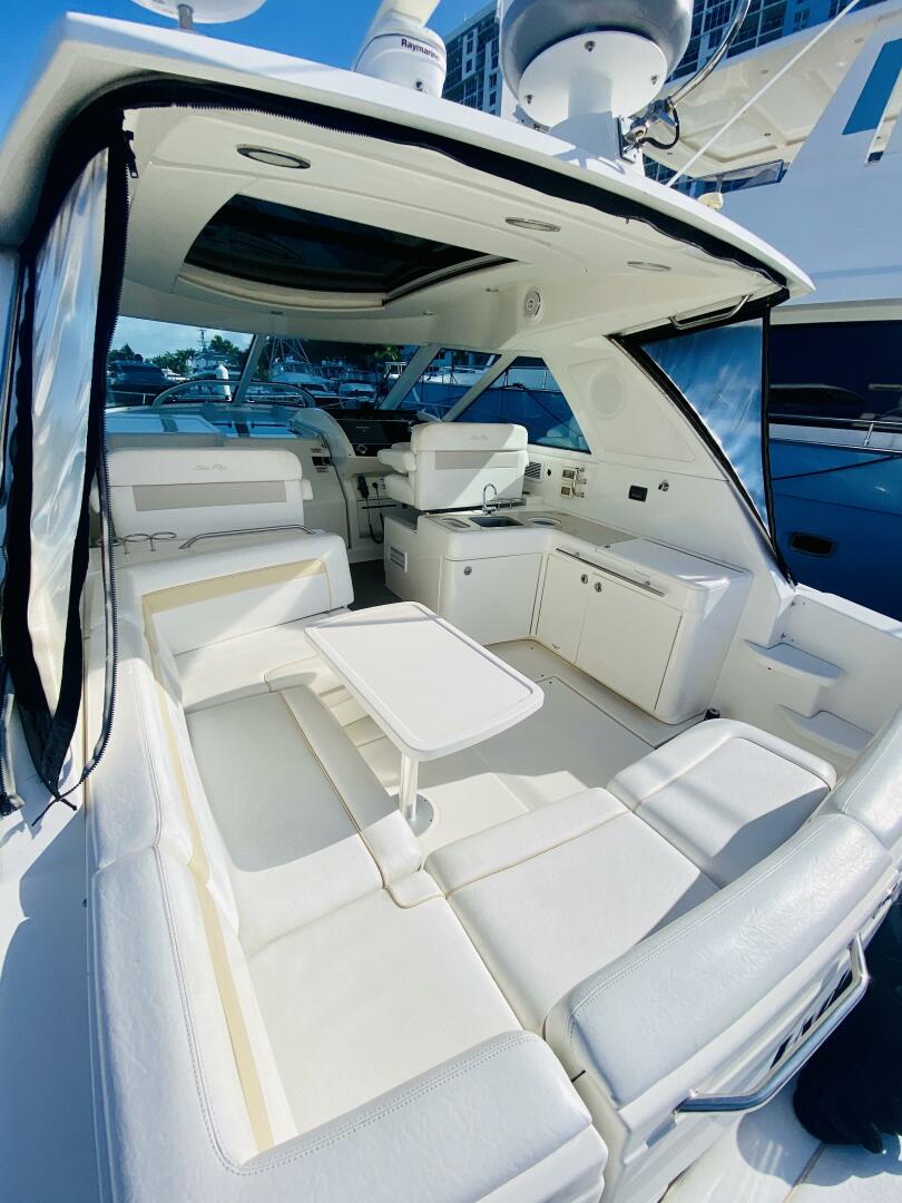 2010 Sea Ray 450 Sundancer - Image 10