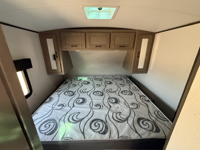 2021 Cruiser RV Shadow Cruiser Ultra-Lite SC327BHS - Image 18