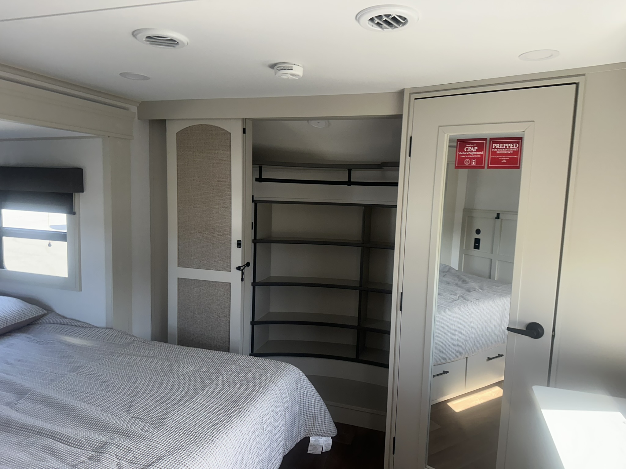 2026 GRAND DESIGN SOLITUDE 390RK - Image 29