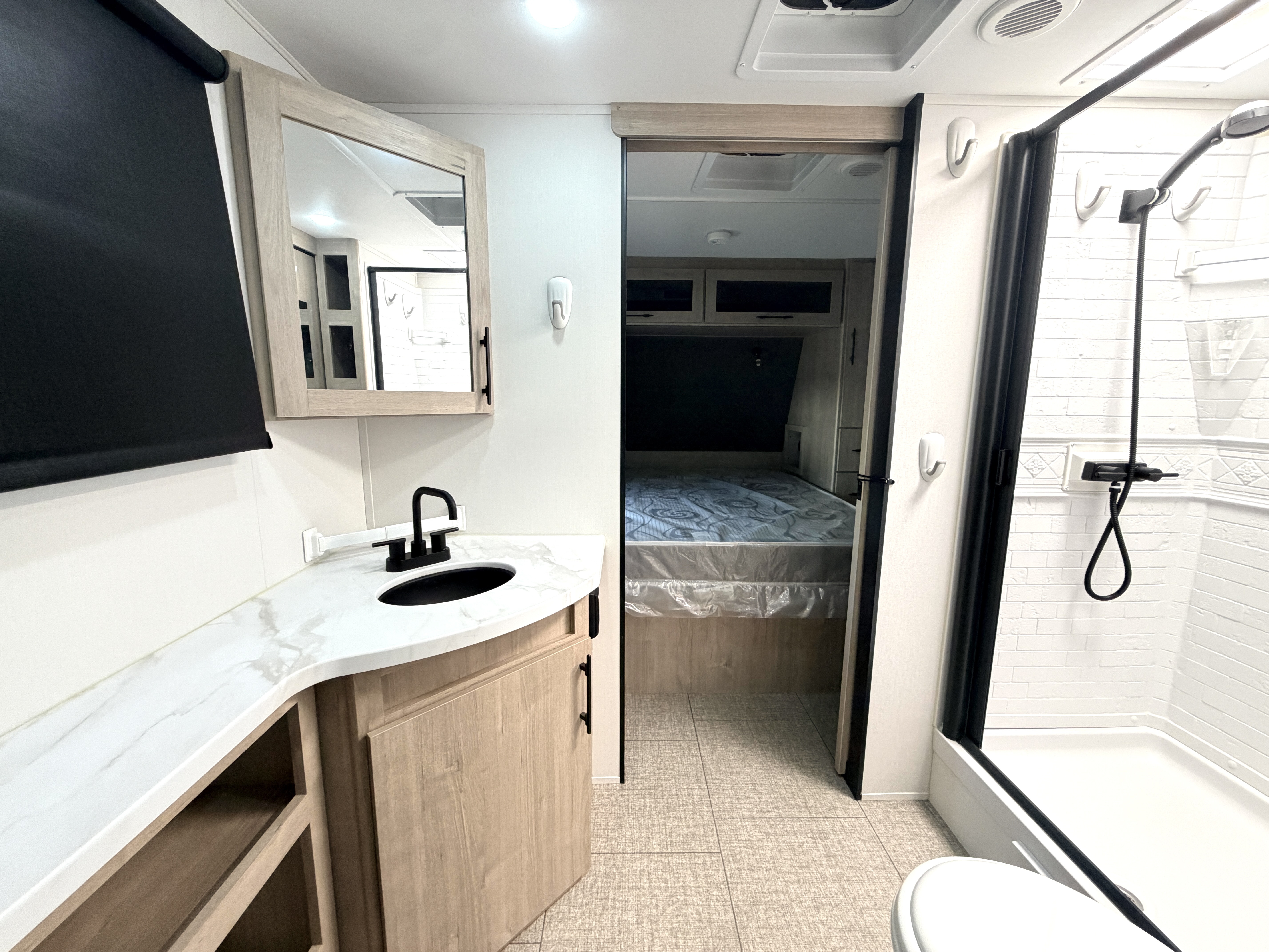 2025 Grand Design Imagine XLS 23LDE - Image 14