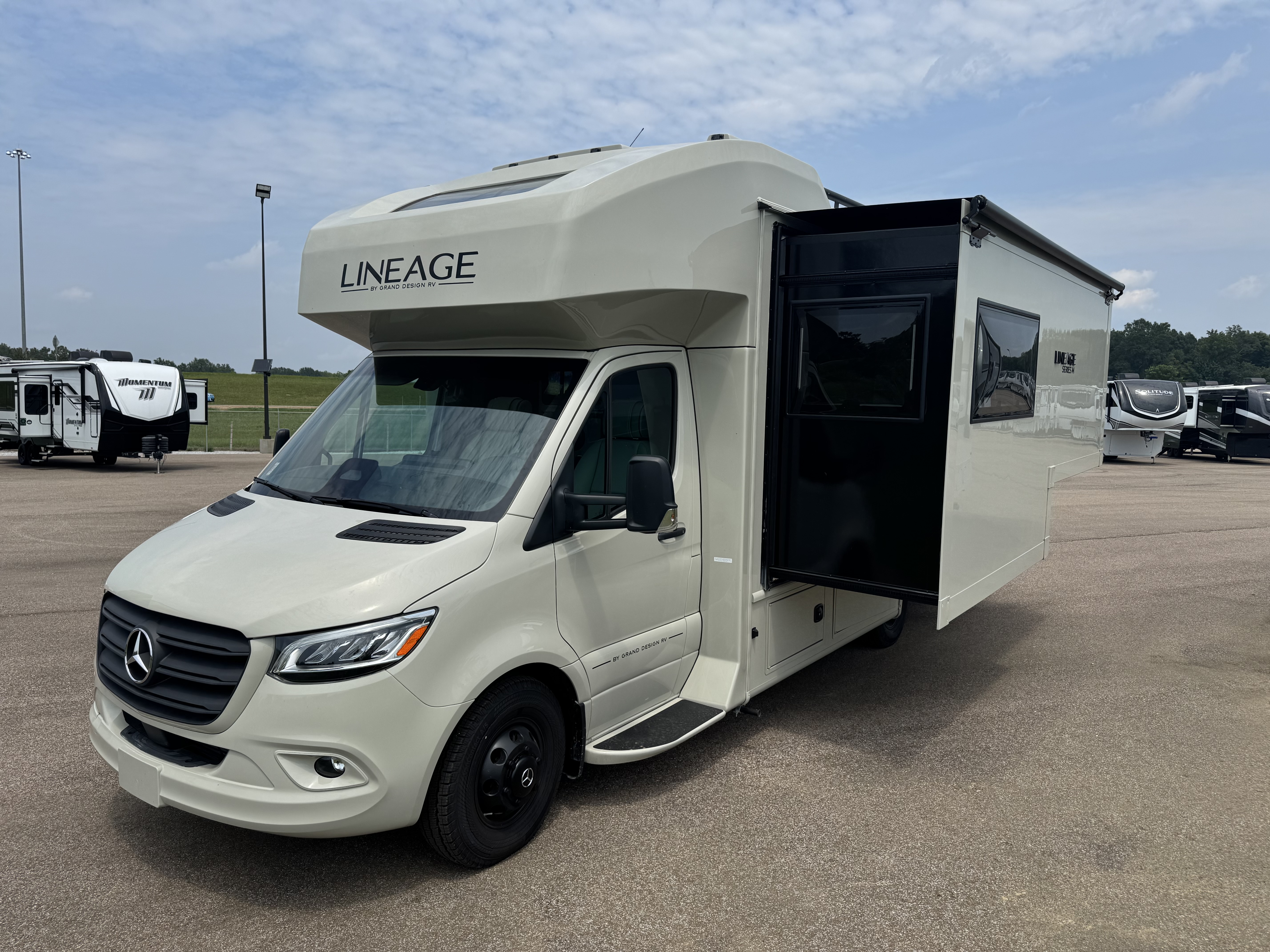 2027 Grand Design Lineage Series M 25FW - Image 2