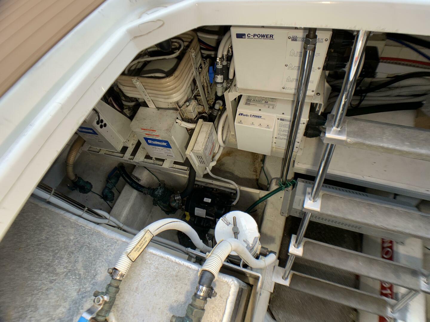 2006 Carver 56 Voyager - Image 24