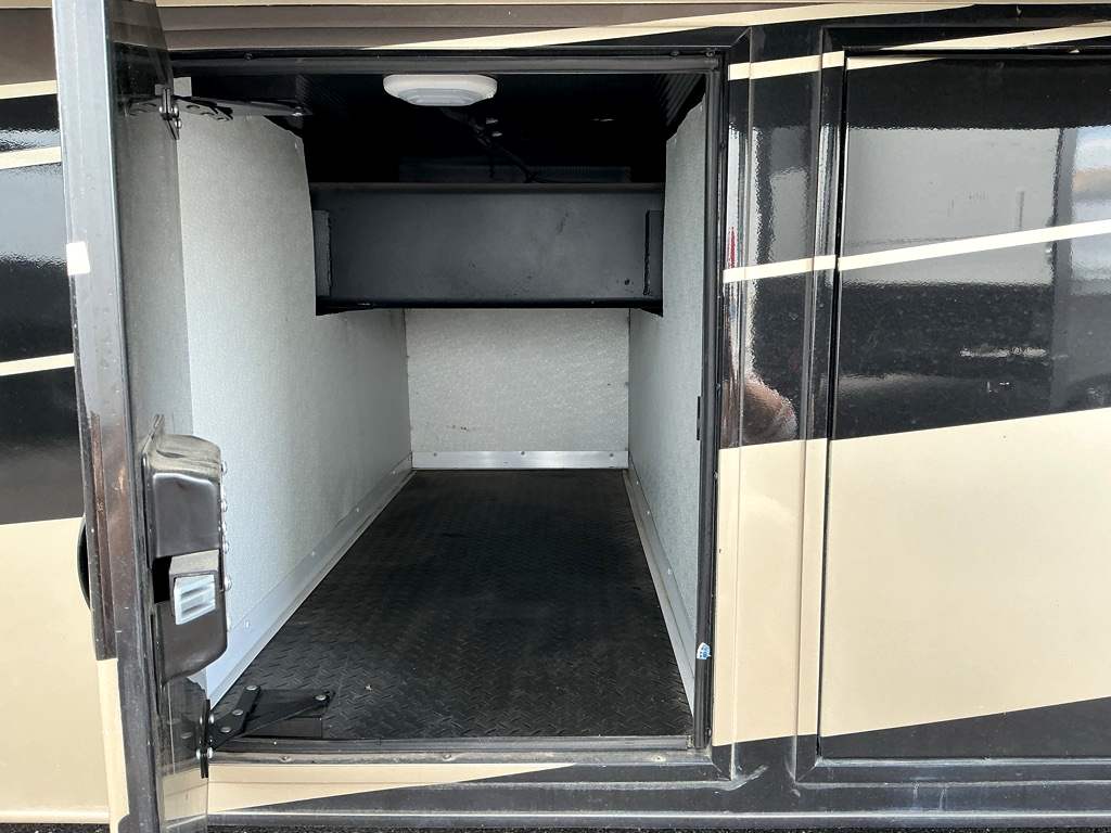 2019 NEXUS 37XCE - Image 8