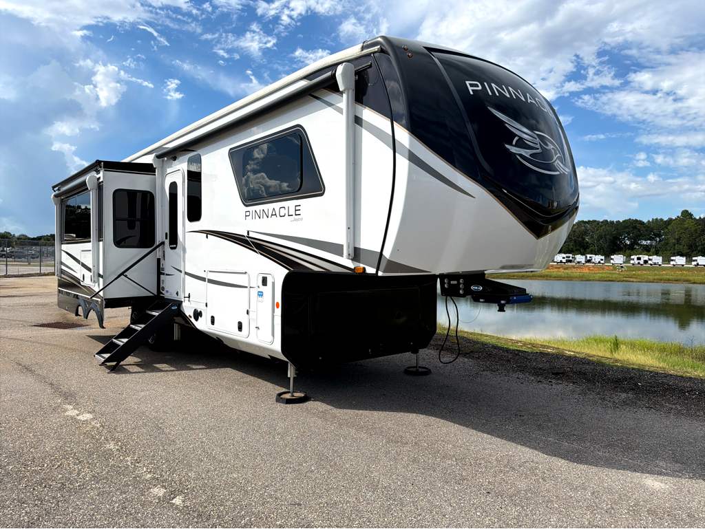 2025 JAYCO PINNACLE 32RLTS - Image 1