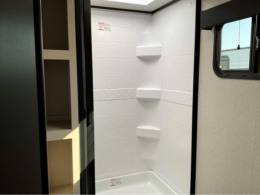 2026 JAYCO Jay Feather 19 MBS - Image 4