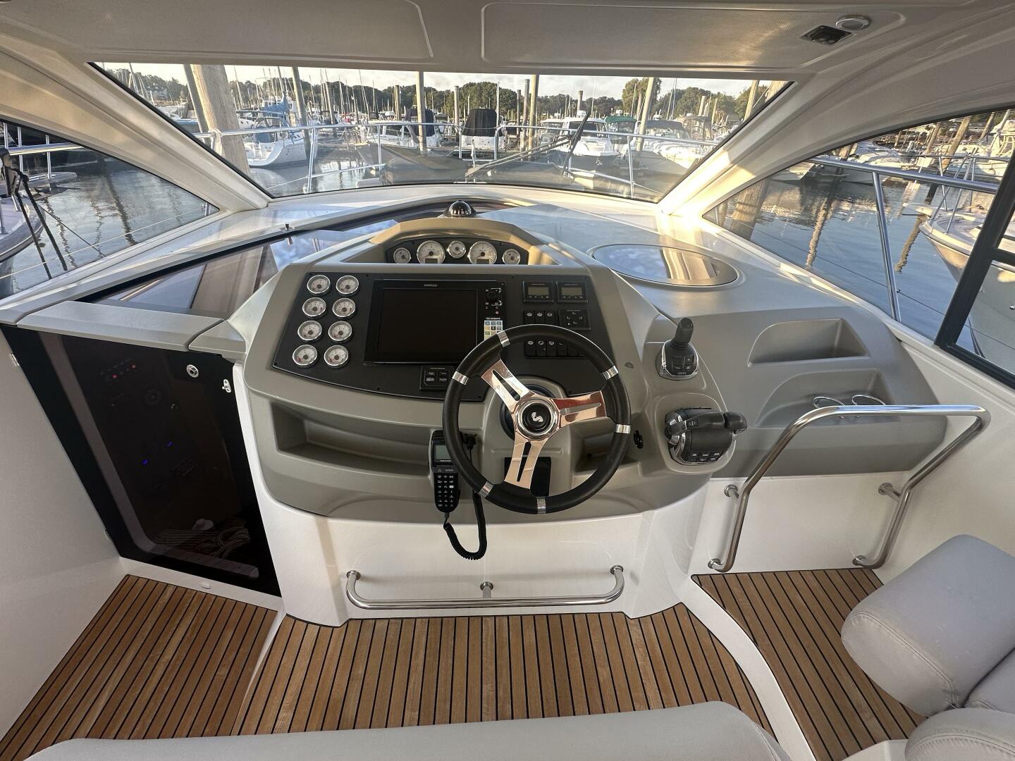 2013 BENETEAU 50 GRAN TURISMO Base - Image 8