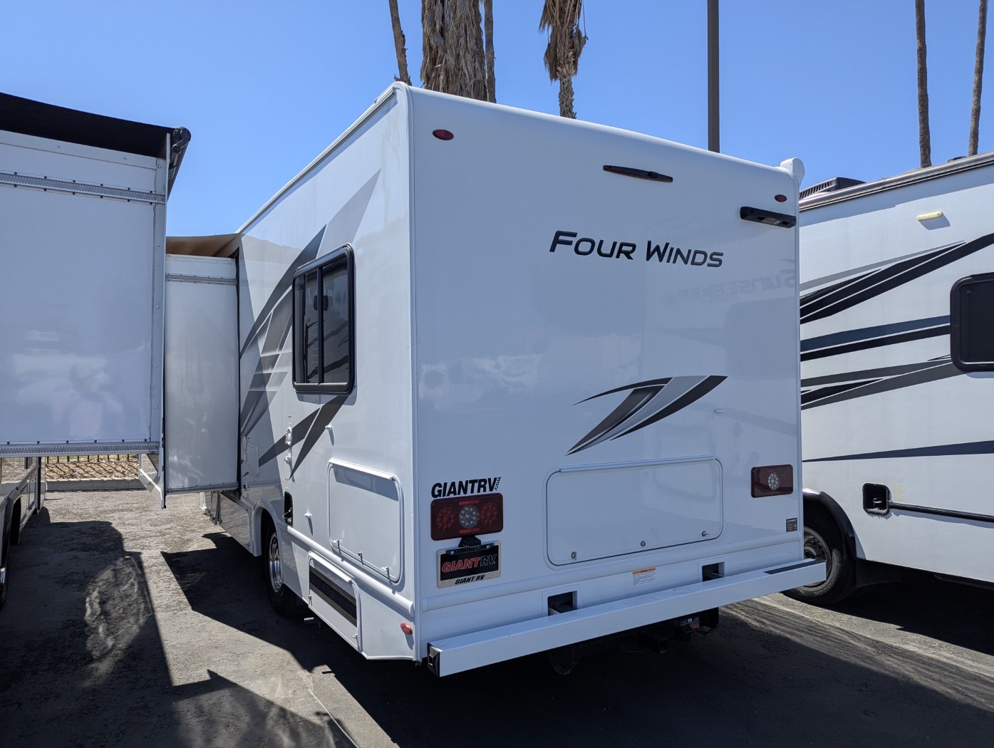 2025 Thor Motor Coach Four Winds