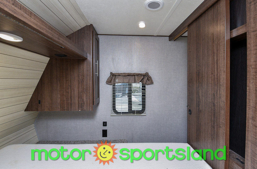 2018 CrossRoads Zinger ZR328SB - Image 27