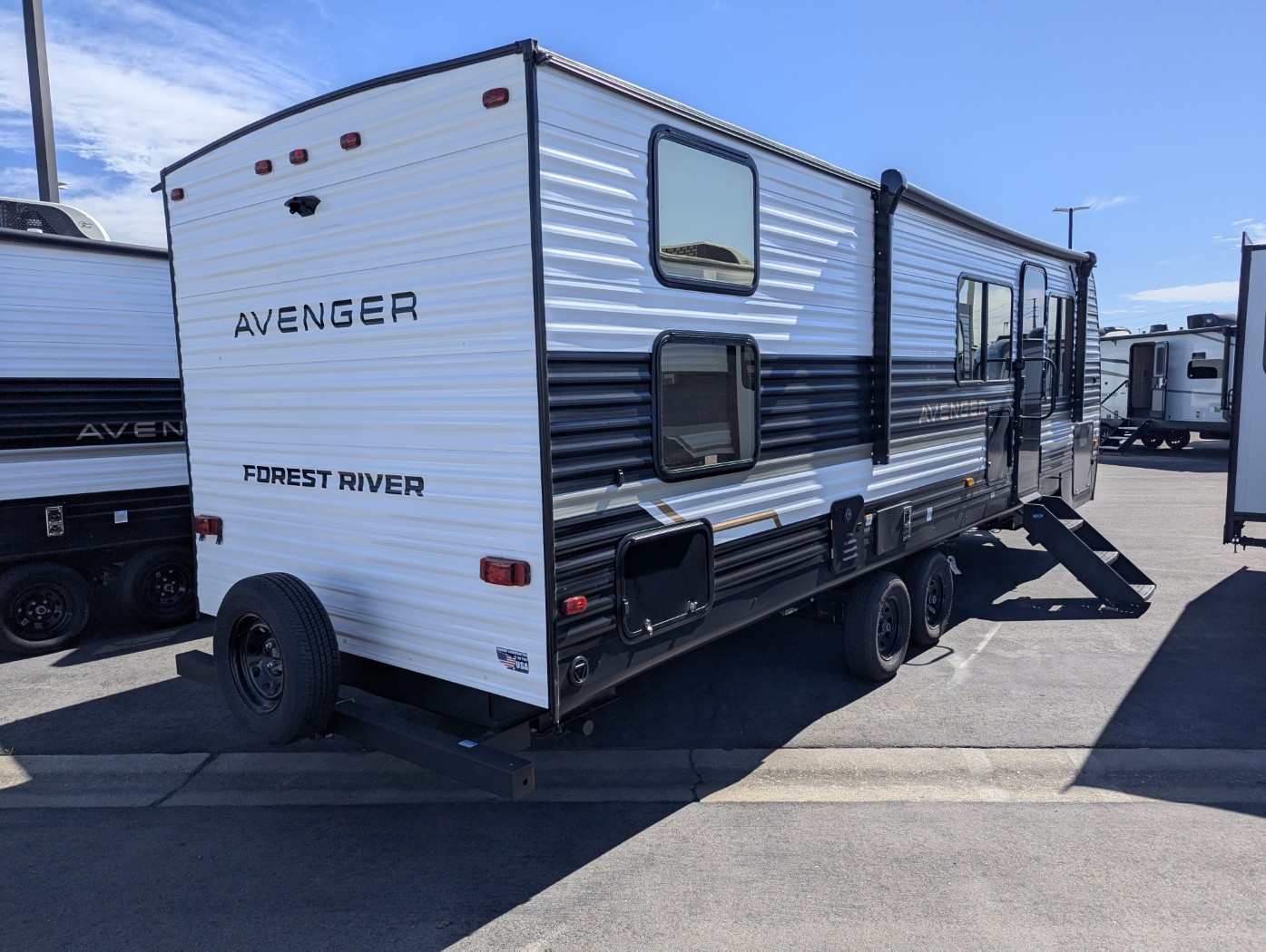 2027 Forest River Avenger 26DBS - Image 4