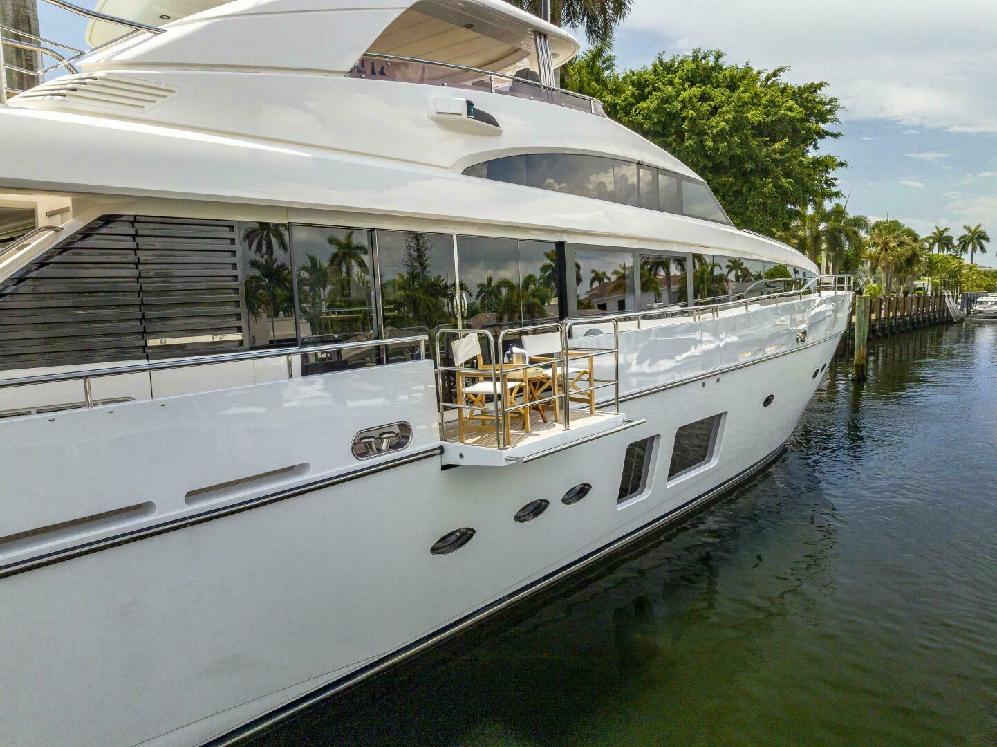 2012 Princess 32M - Image 7