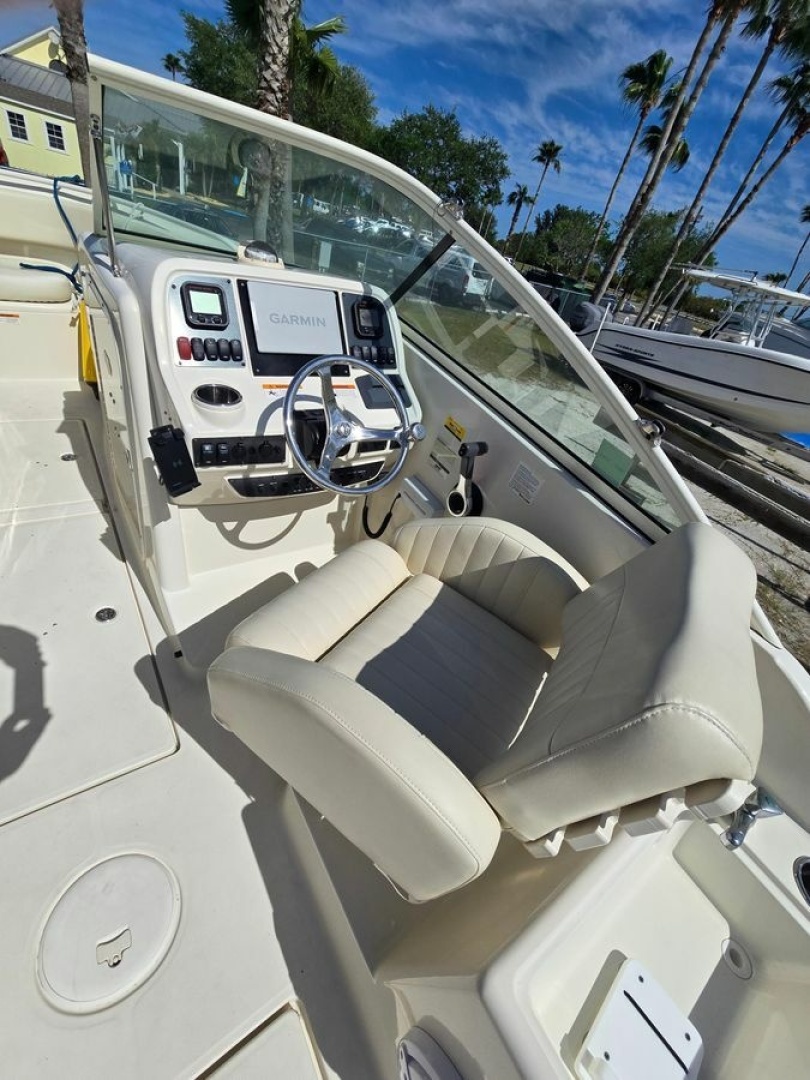 2008 Hydra-Sports 2200 DC - Image 7