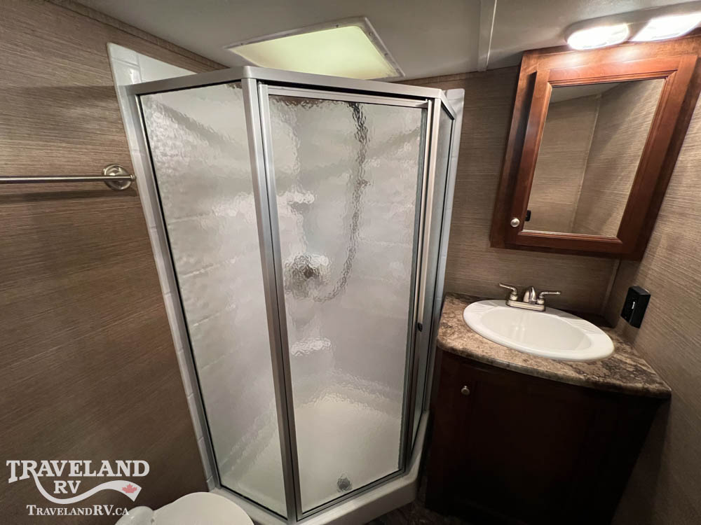 2015 Coachmen Chaparral Signature 327RLKS - Image 29