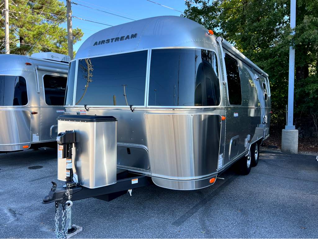 2027 AIRSTREAM INTERNATIONAL 23FBT - Image 2