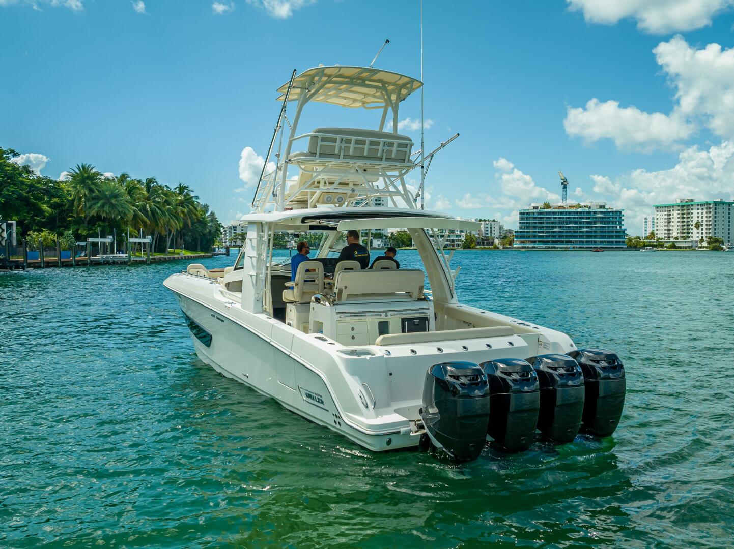 2016 Boston Whaler - Image 10
