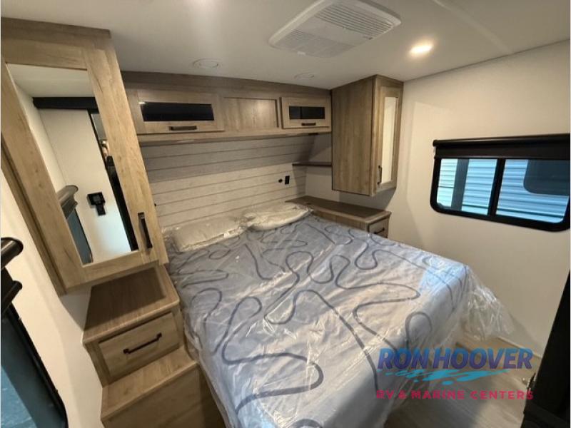 2026 PALOMINO 2580RBSS - Image 9