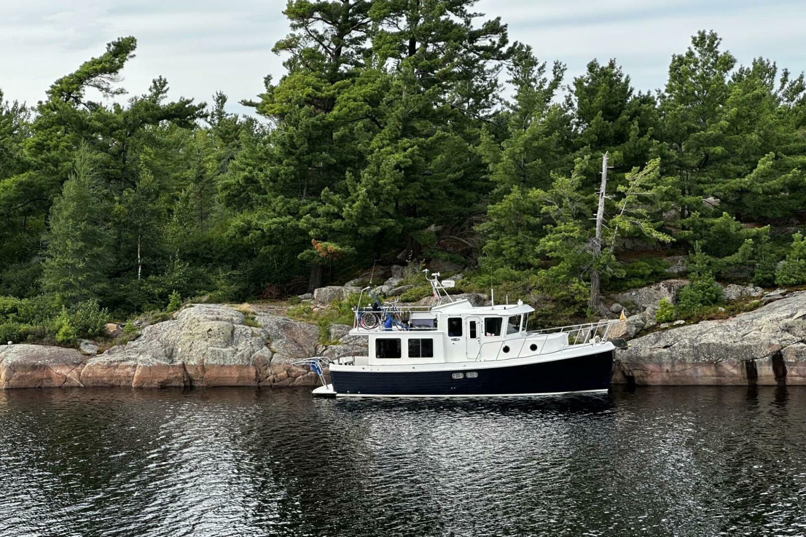 2005 American Tug 34 Pilothouse - Image 2